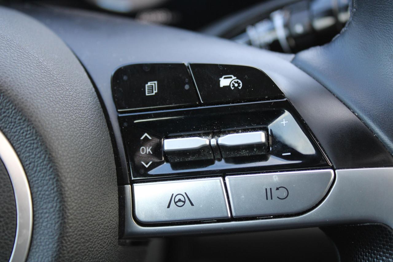 2024 Hyundai Elantra Preferred IVT w/Tech Pkg Photo