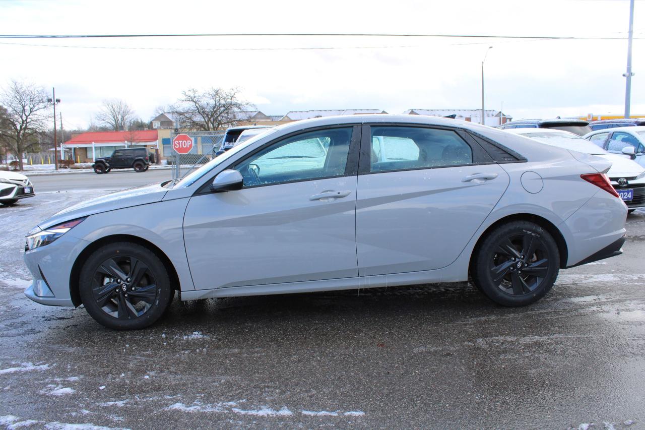 2023 Hyundai Elantra Preferred Photo3