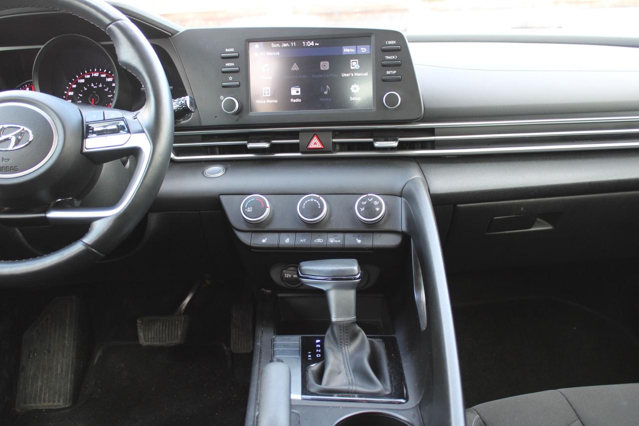 2023 Hyundai Elantra Preferred Photo