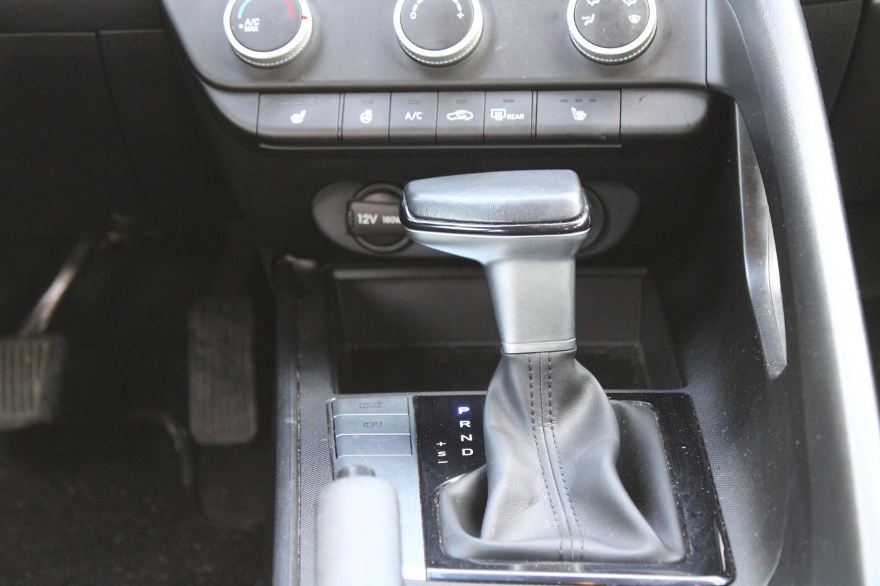 2023 Hyundai Elantra Preferred Photo