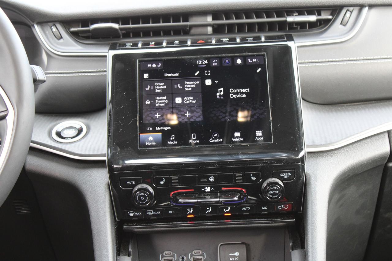 2023 Jeep Grand Cherokee Laredo Photo