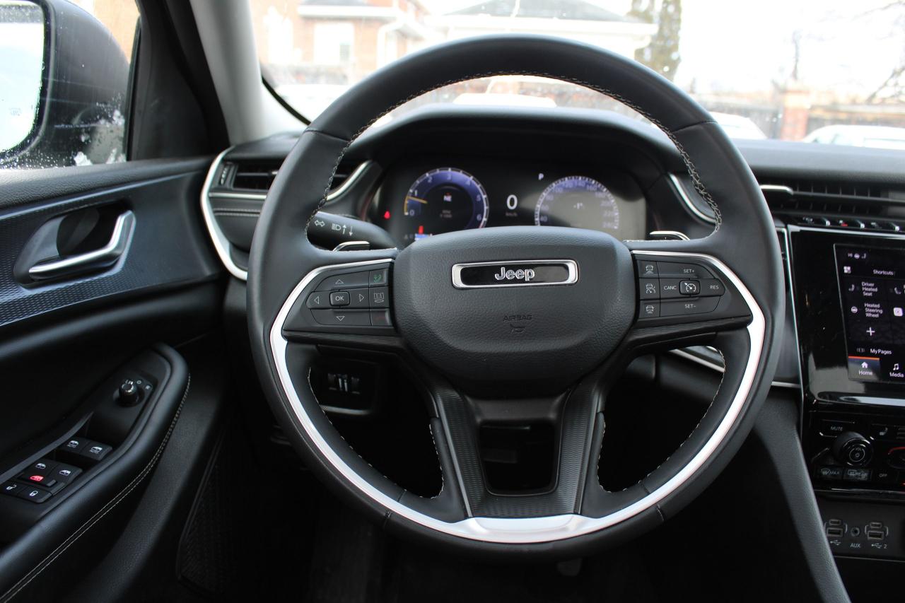 2023 Jeep Grand Cherokee Laredo Photo