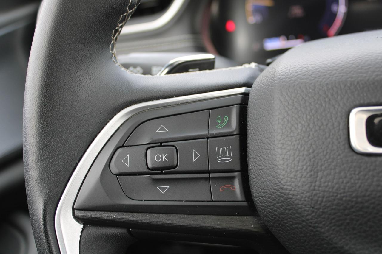 2023 Jeep Grand Cherokee Laredo Photo