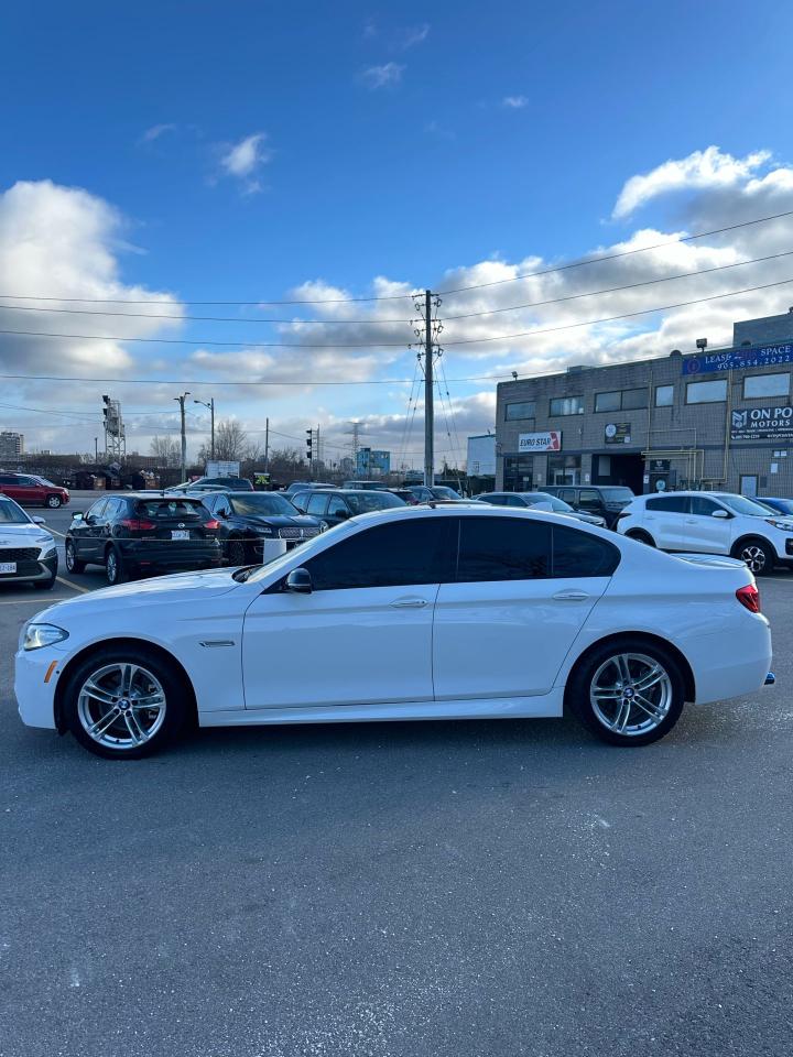 2015 BMW 5 Series 528i M sport Photo2