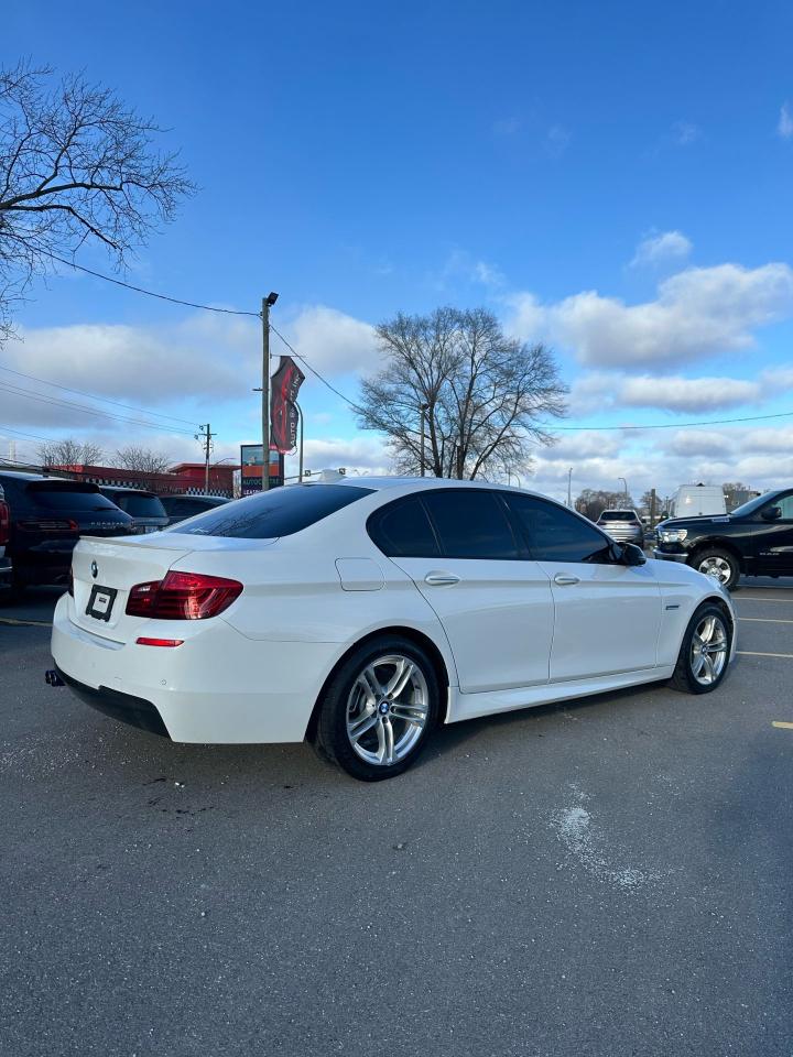 2015 BMW 5 Series 528i M sport Photo