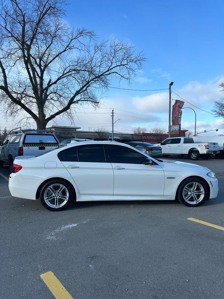 2015 BMW 5 Series 528i M sport Photo