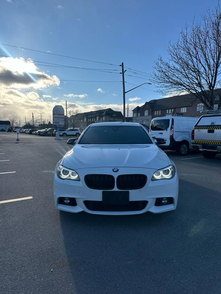 2015 BMW 5 Series 528i M sport Photo