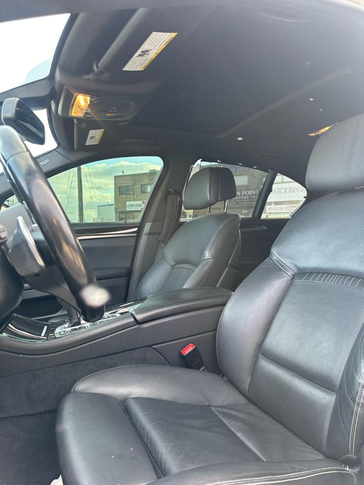 2015 BMW 5 Series 528i M sport Photo