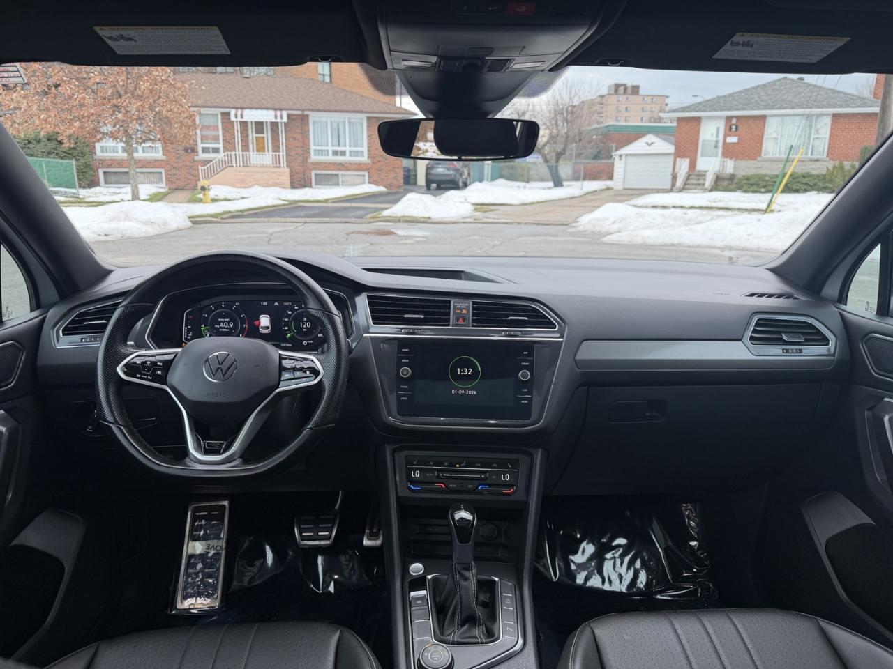 2023 Volkswagen Tiguan Comfortline R-Line Black Edition Photo