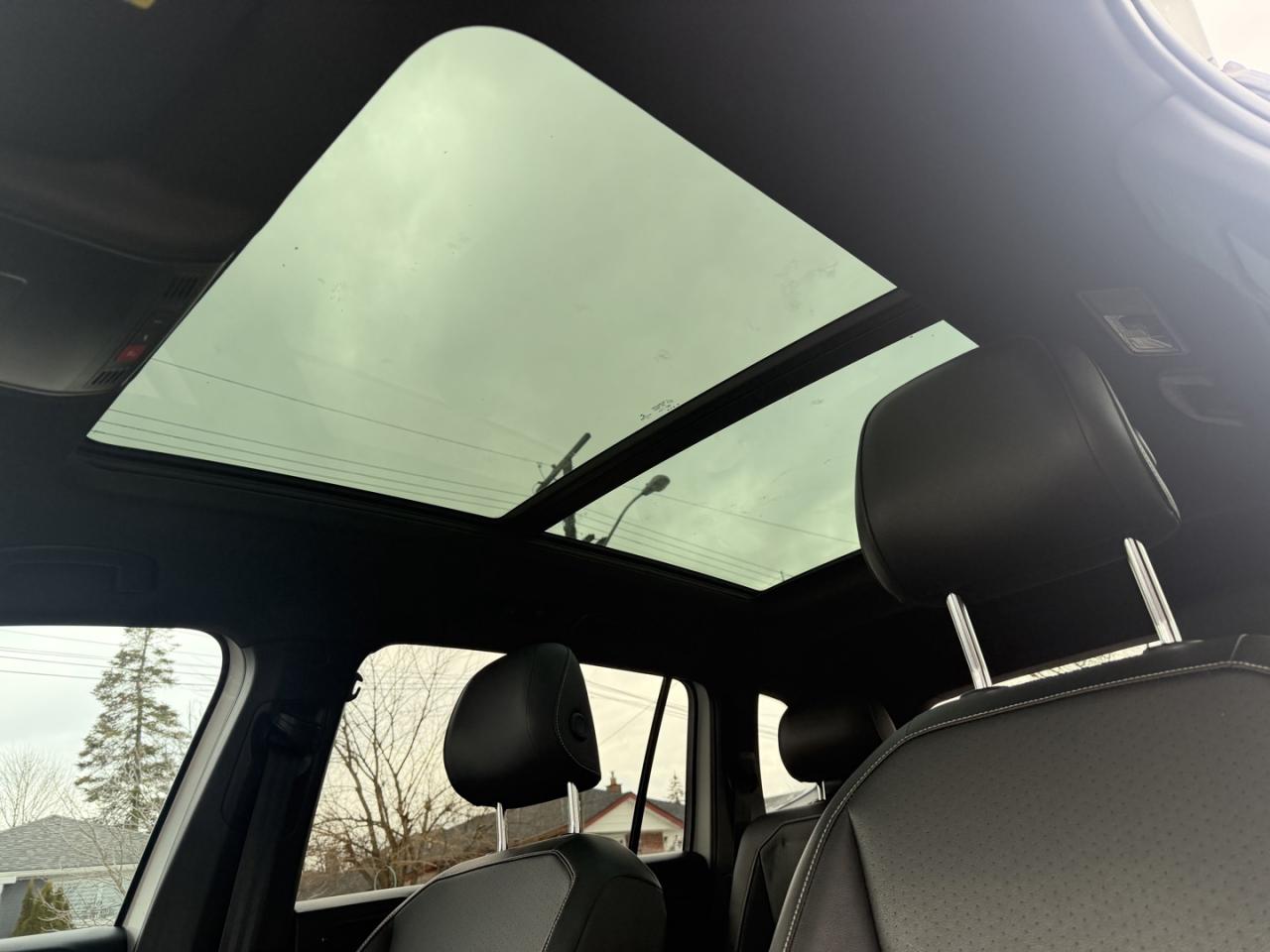 2023 Volkswagen Tiguan Comfortline R-Line Black Edition Photo