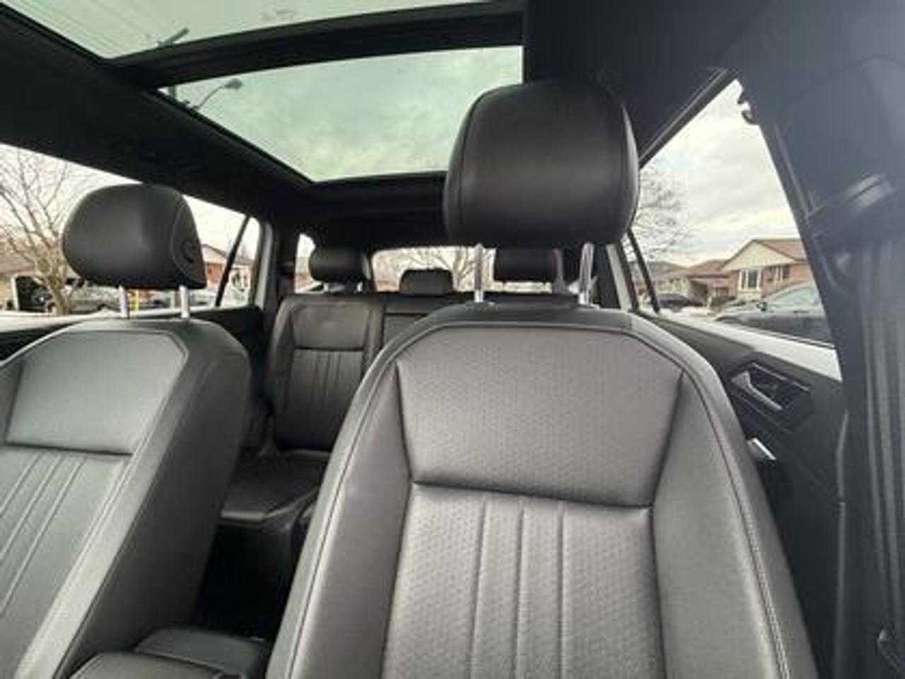 2023 Volkswagen Tiguan Comfortline R-Line Black Edition 4MOTION Photo