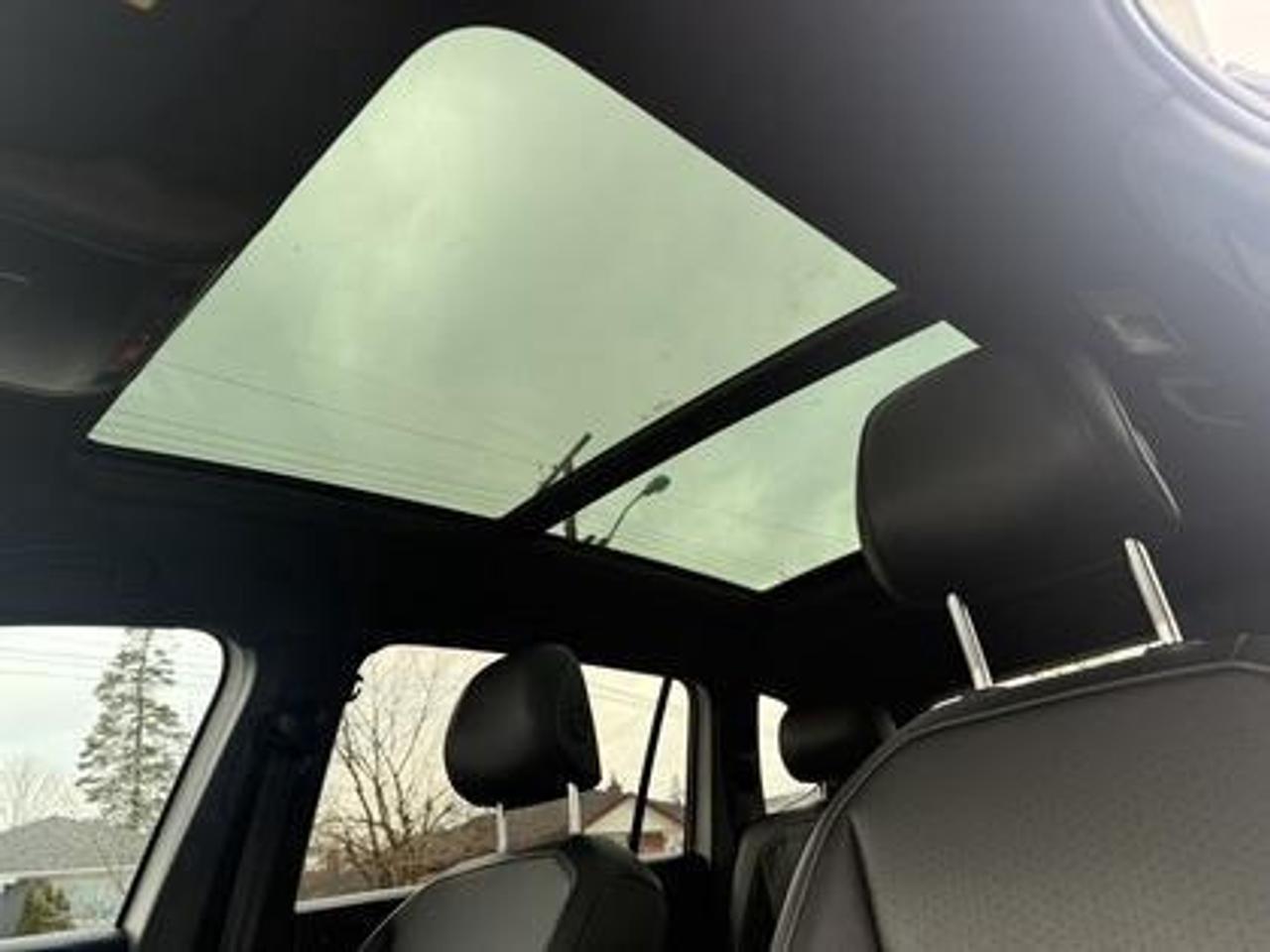 2023 Volkswagen Tiguan Comfortline R-Line Black Edition 4MOTION Photo