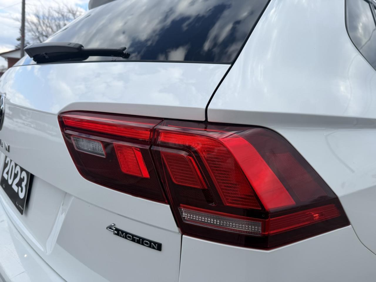 2023 Volkswagen Tiguan Comfortline R-Line Black Edition 4MOTION Photo