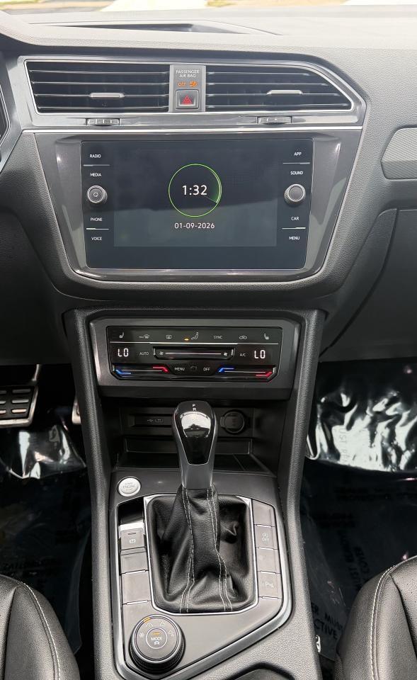 2023 Volkswagen Tiguan Comfortline R-Line Black Edition 4MOTION Photo