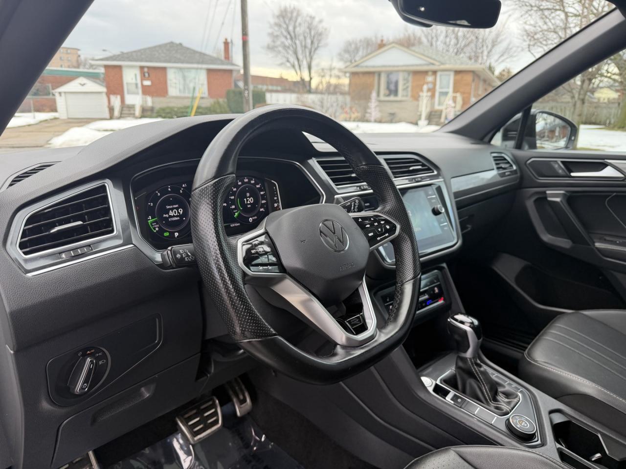 2023 Volkswagen Tiguan Comfortline R-Line Black Edition 4MOTION Photo