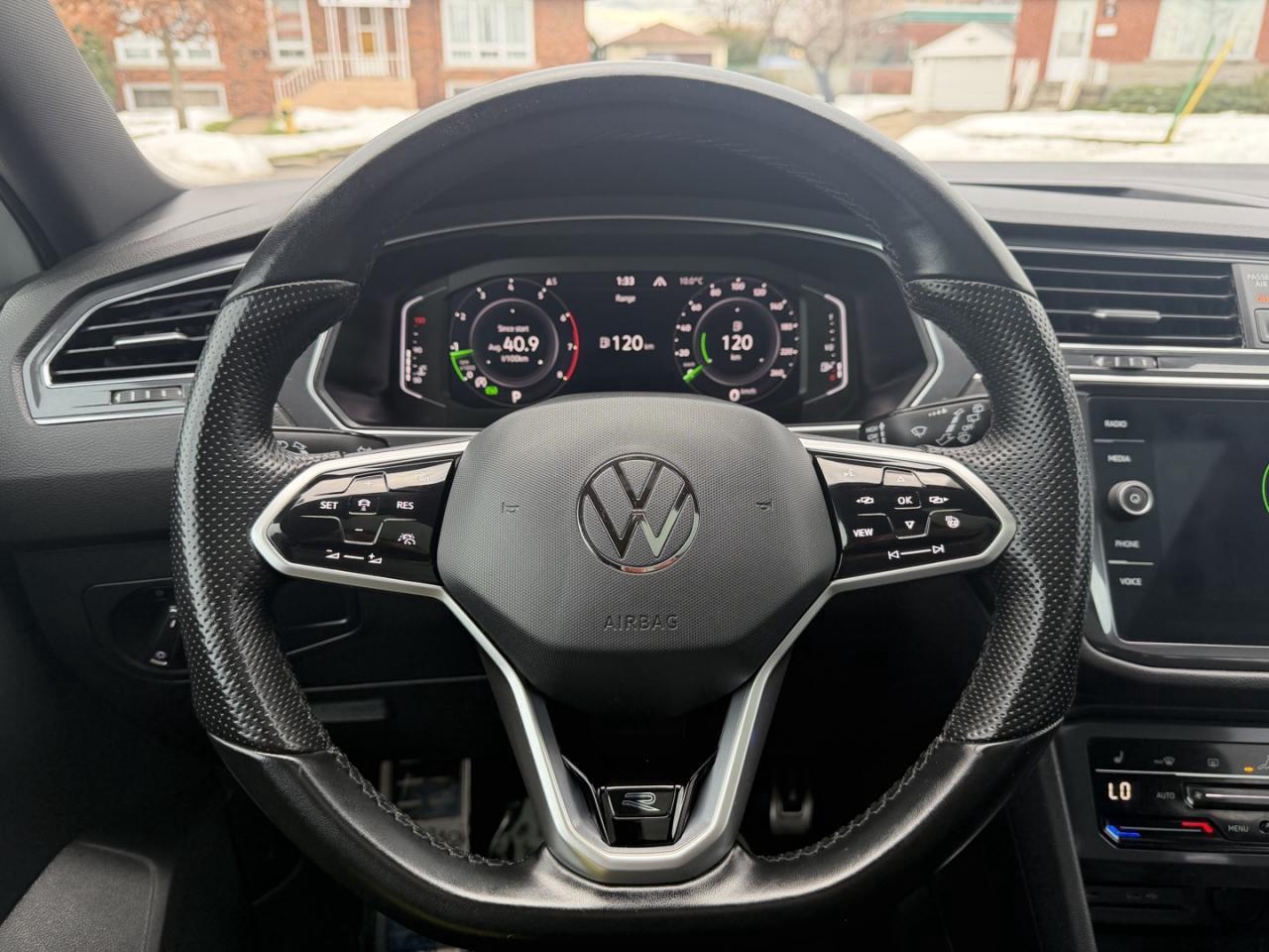 2023 Volkswagen Tiguan Comfortline R-Line Black Edition 4MOTION Photo