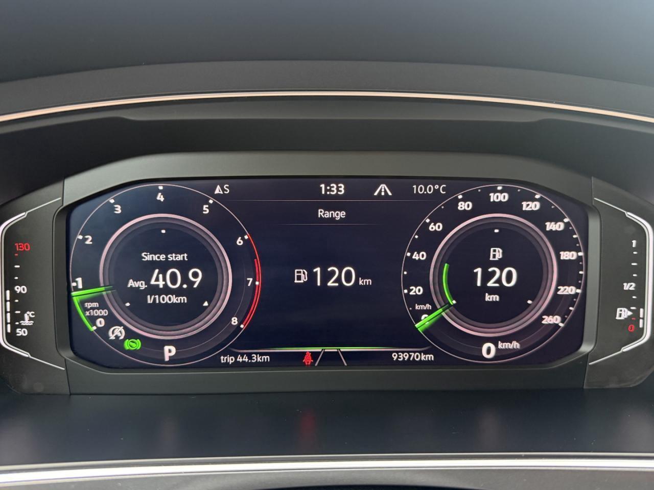 2023 Volkswagen Tiguan Comfortline R-Line Black Edition 4MOTION Photo