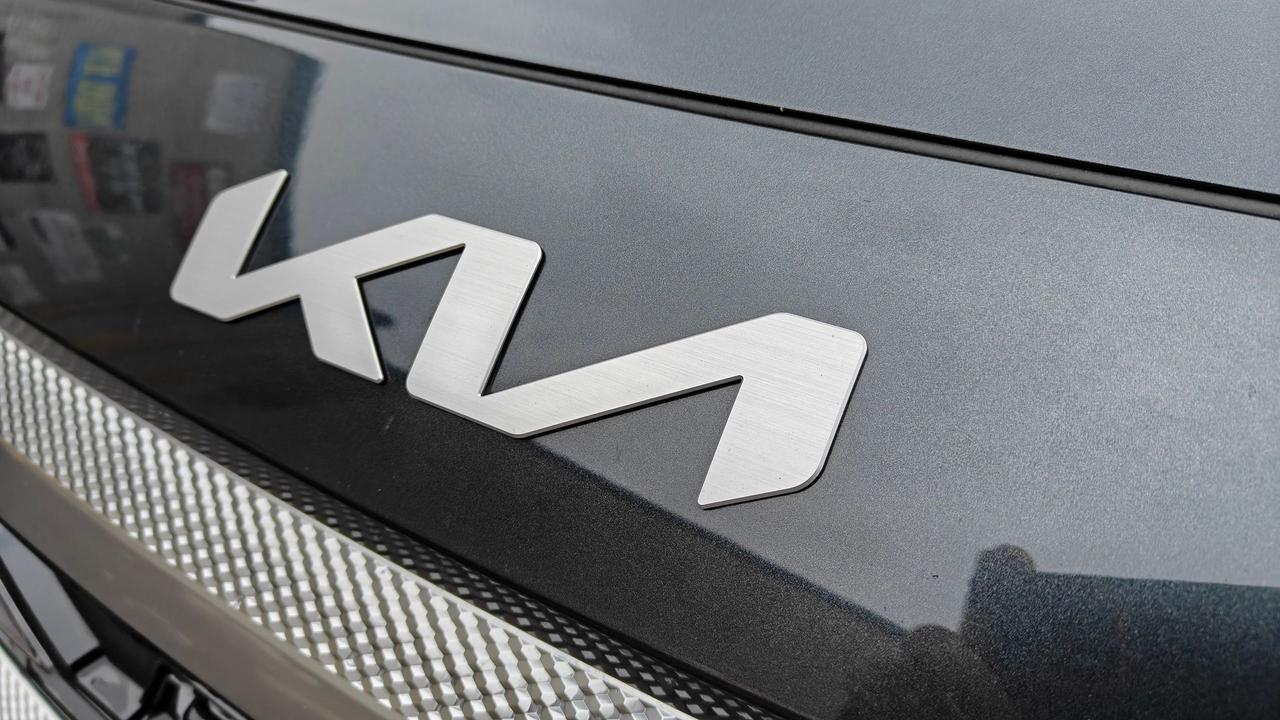 2024 Kia Seltos SX Photo