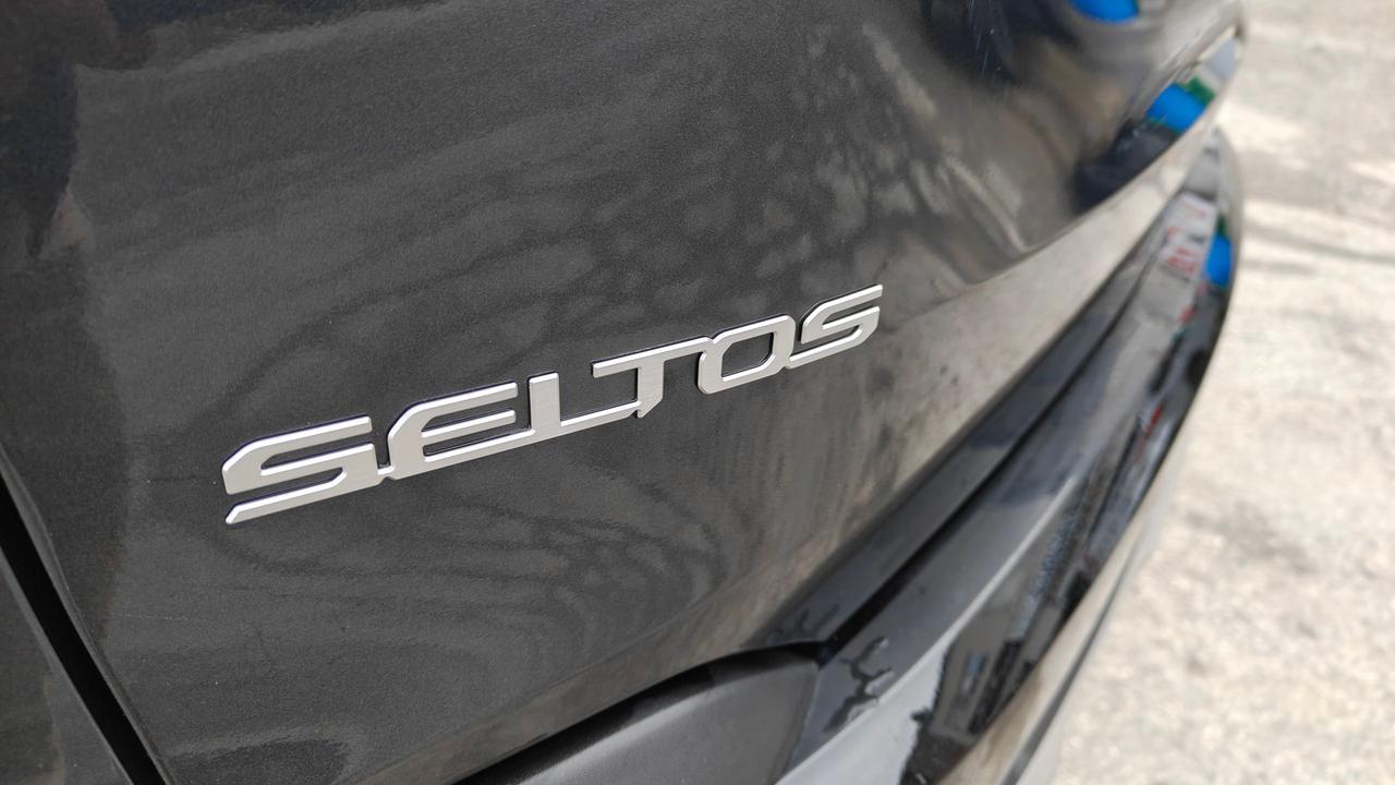 2024 Kia Seltos SX - Photo #9