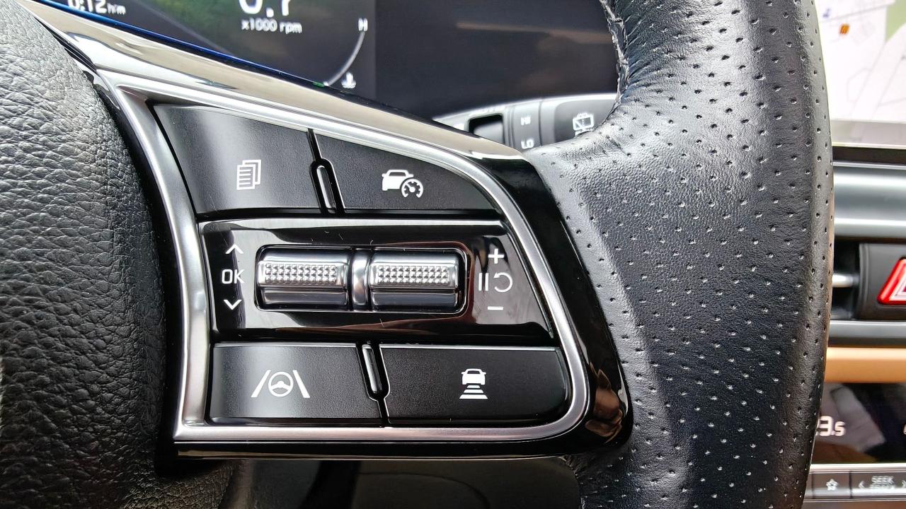 2024 Kia Seltos SX - Photo #39