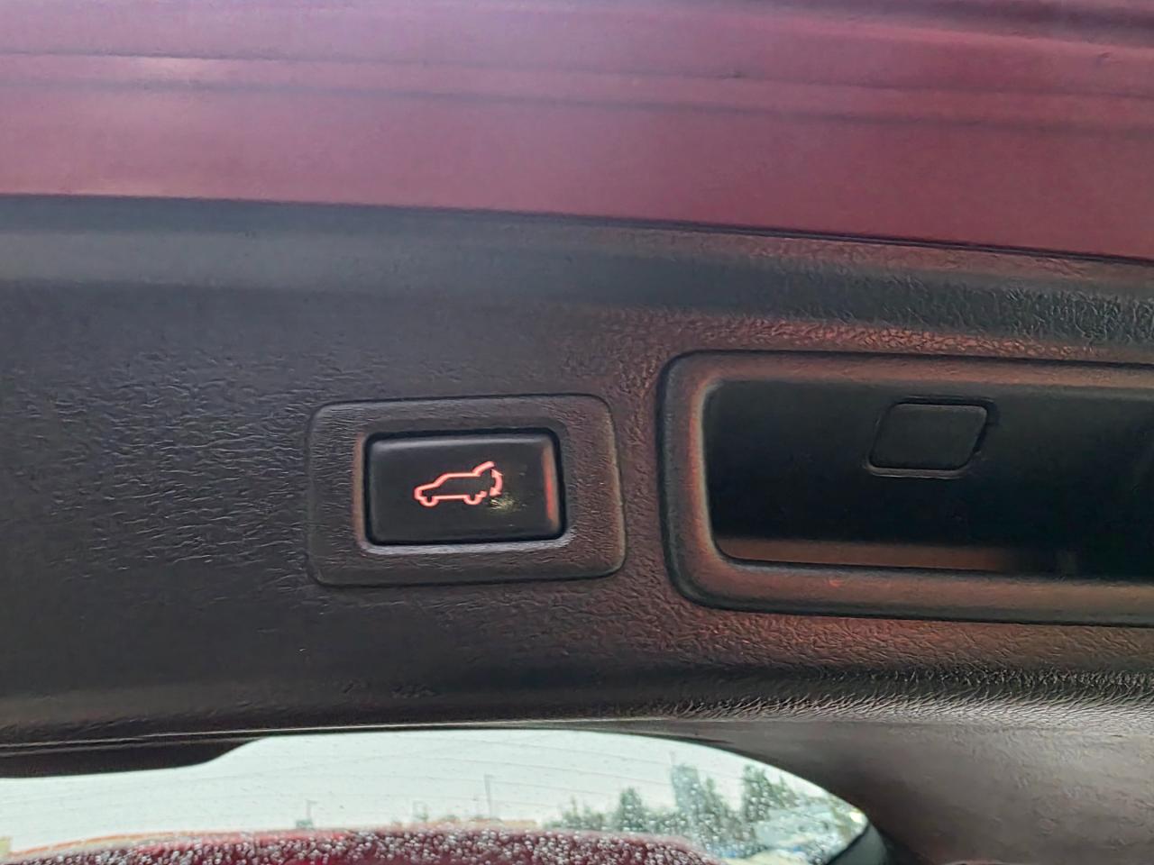 2018 Subaru Forester 2.5i Touring Manual | Sunroof | BSM | Backup Camera | Heated Seats Photo