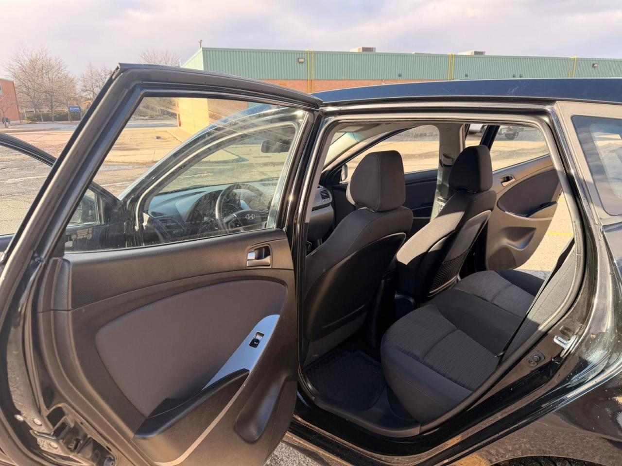 2016 Hyundai Accent GL Photo