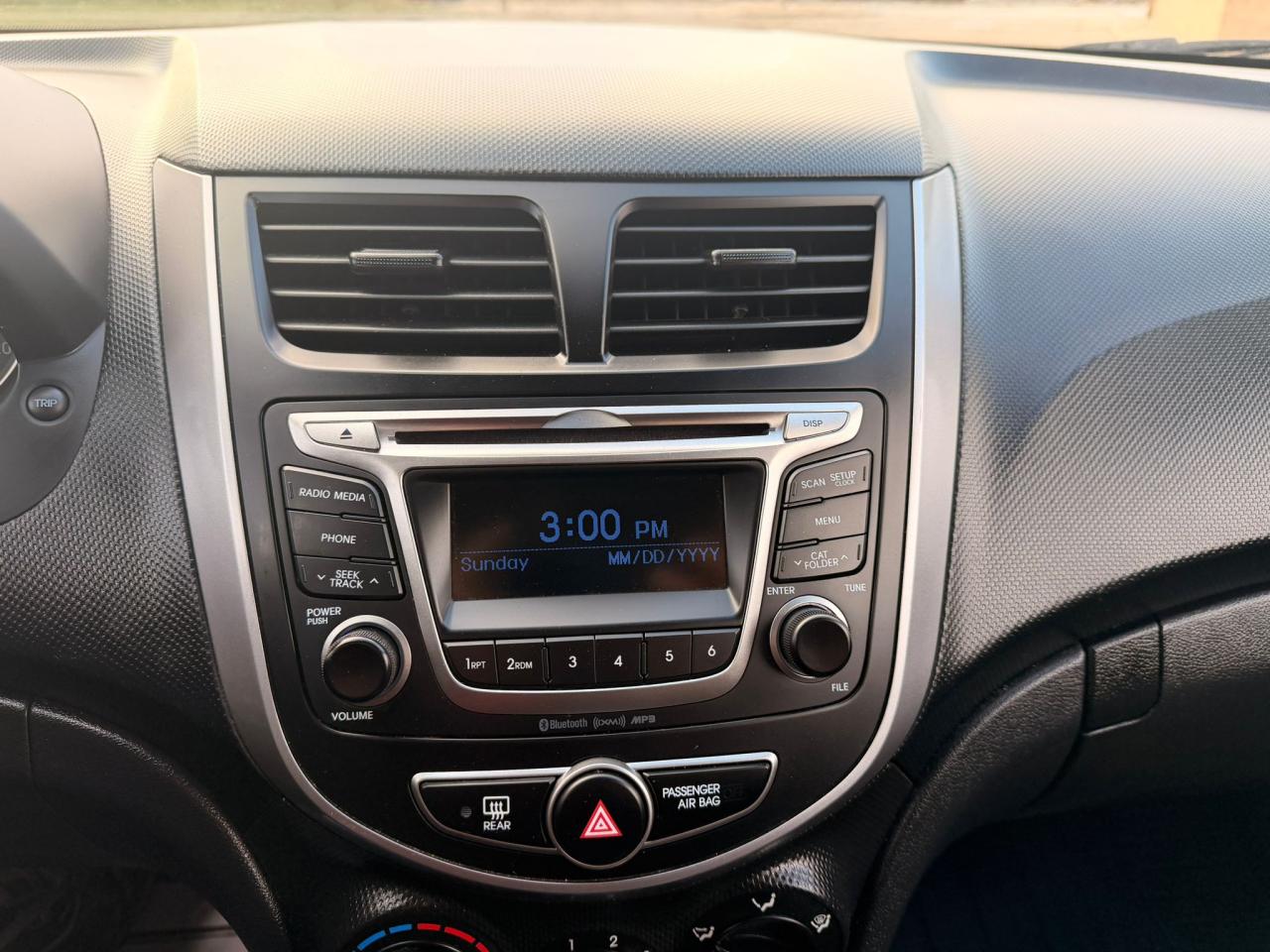 2016 Hyundai Accent GL Photo