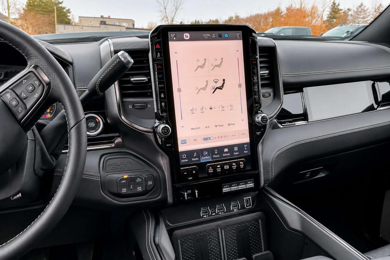 2026 RAM 2500 REBEL | 6.7L Diesel | Leather | Sunroof | Level 2 Photo
