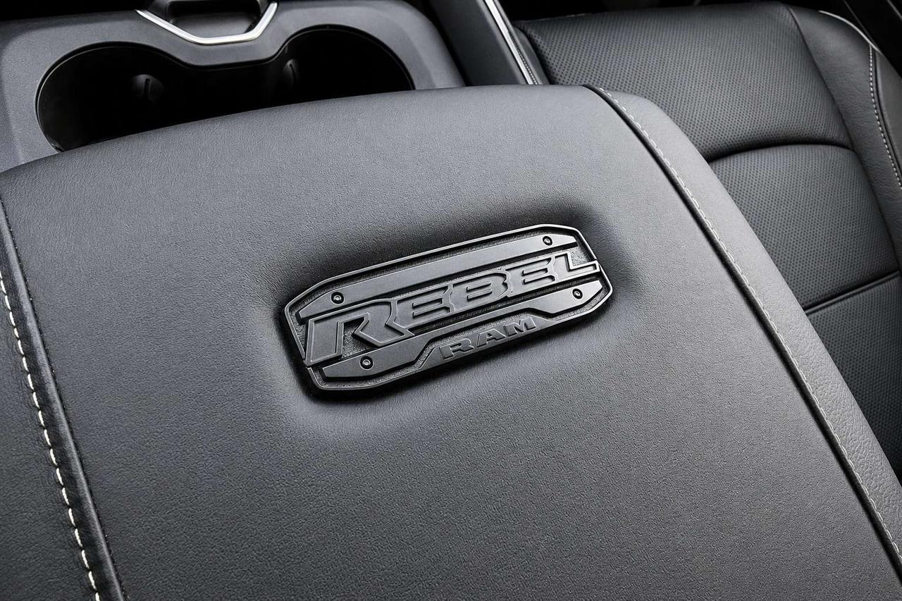 2026 RAM 2500 REBEL | 6.7L Diesel | Leather | Sunroof | Level 2 Photo