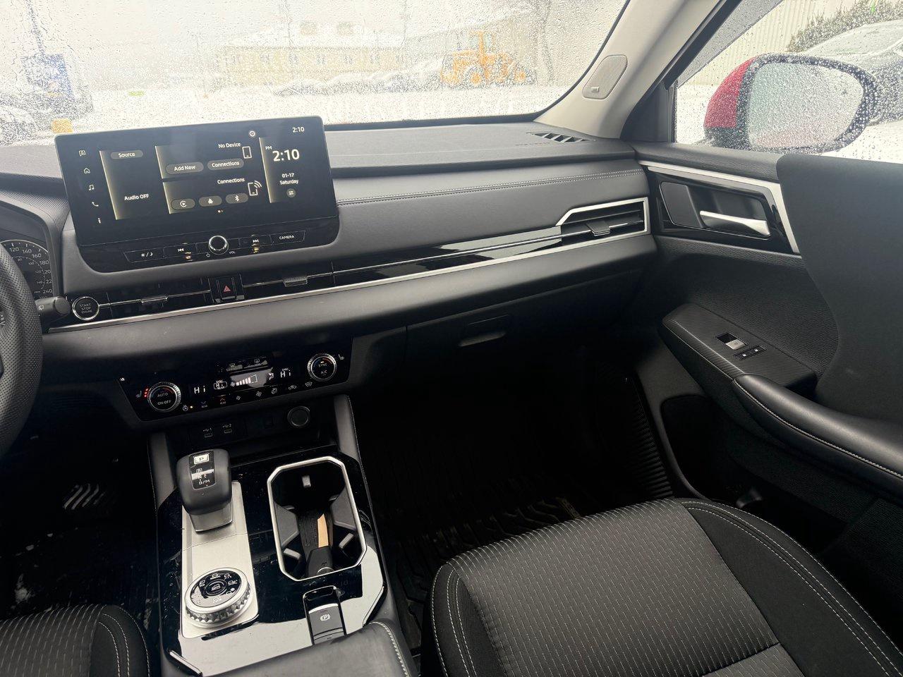 2025 Mitsubishi Outlander SE Photo