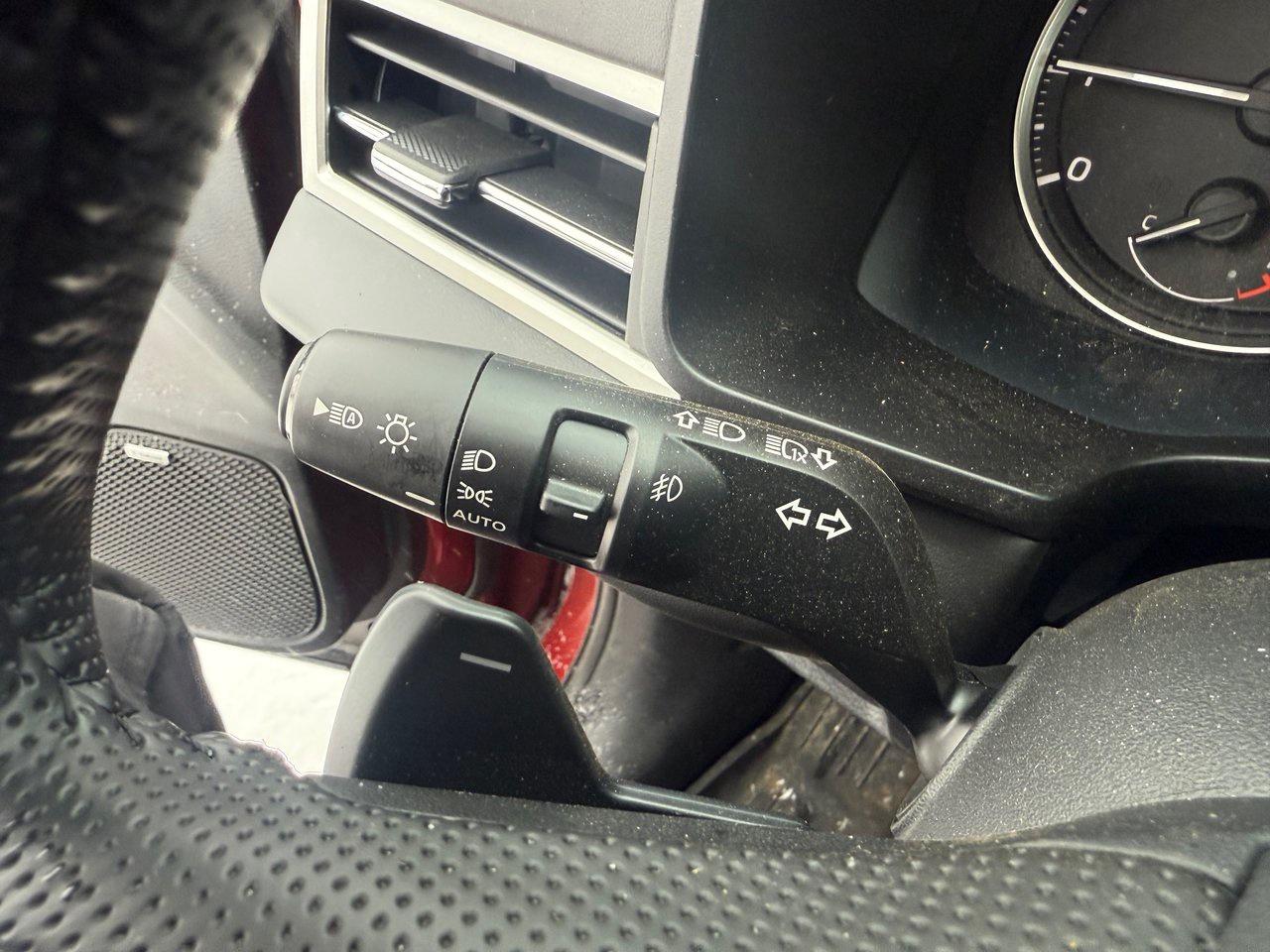 2025 Mitsubishi Outlander SE Photo