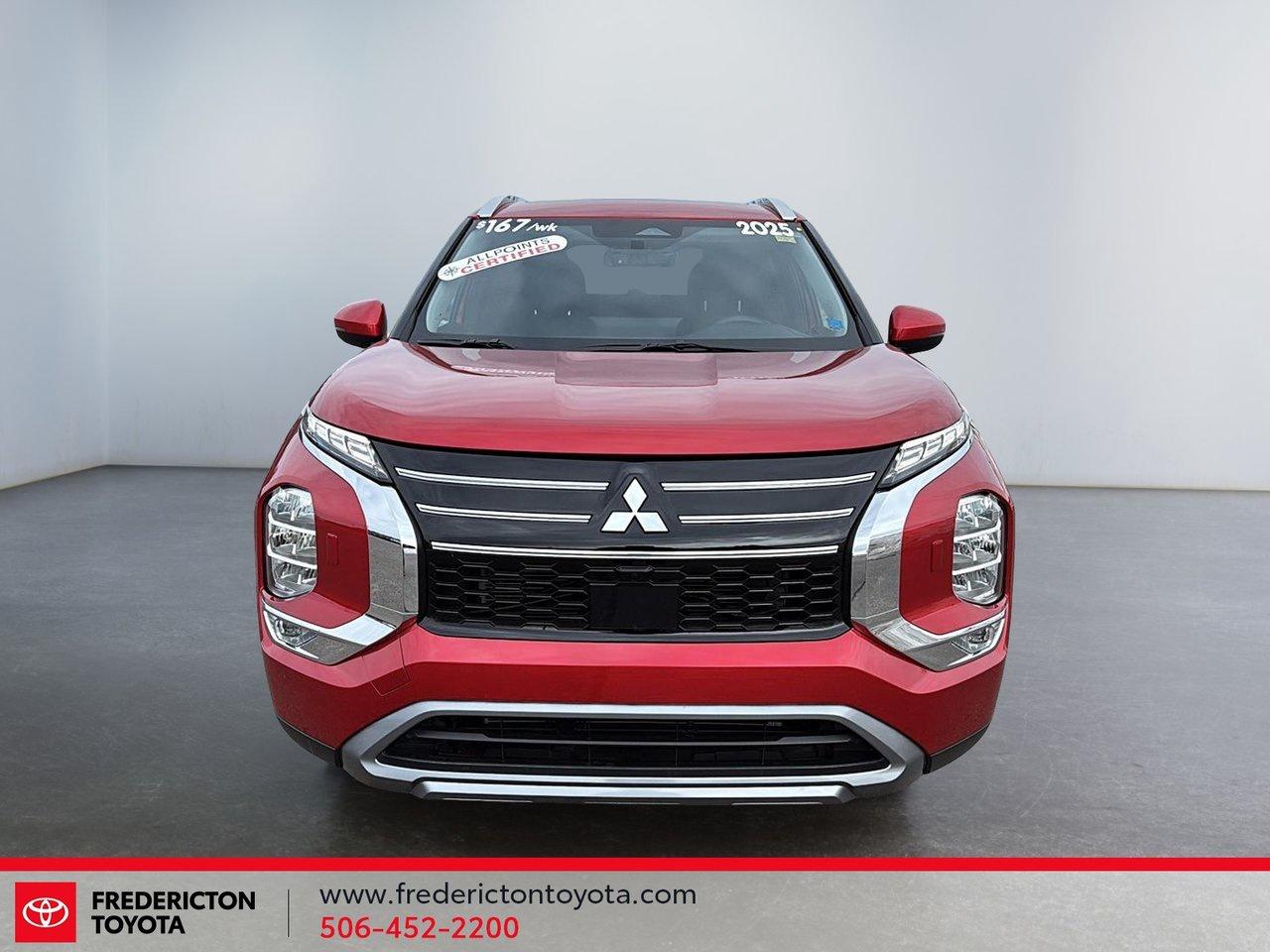 2025 Mitsubishi Outlander SE Photo