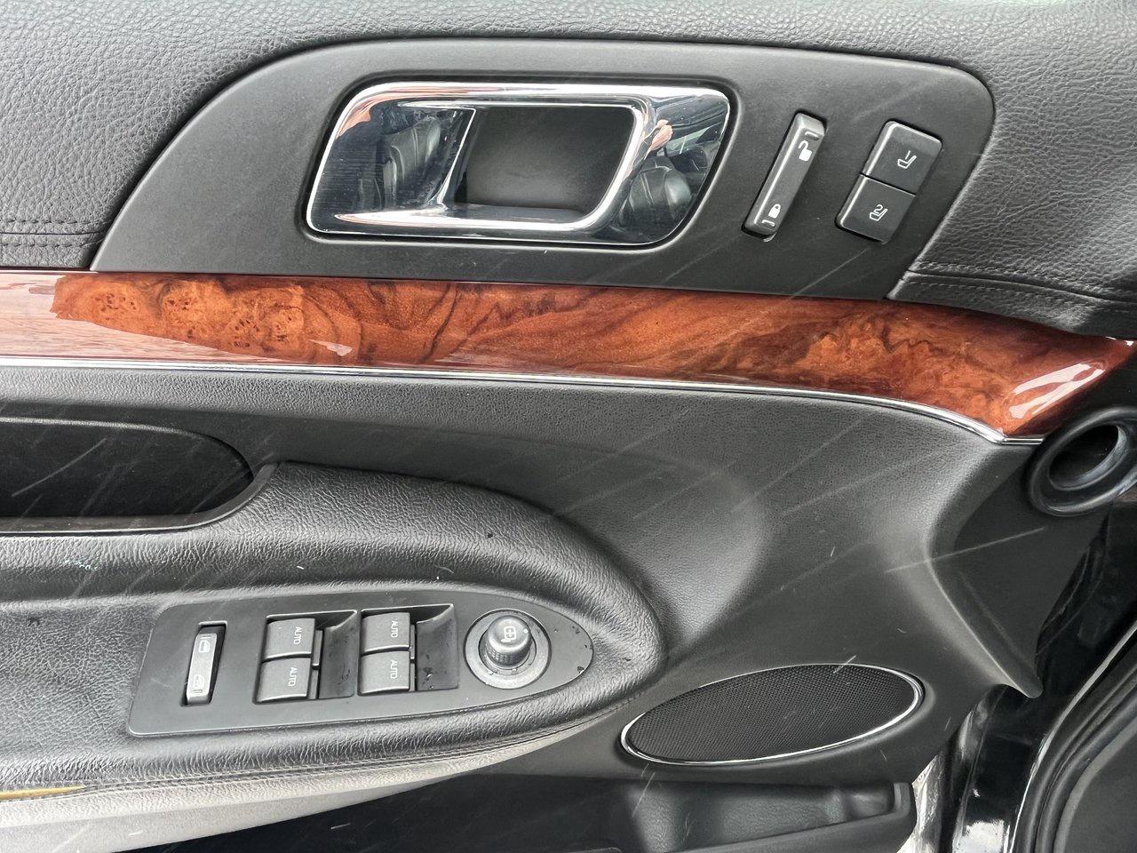 2010 Lincoln MKT MkT Photo