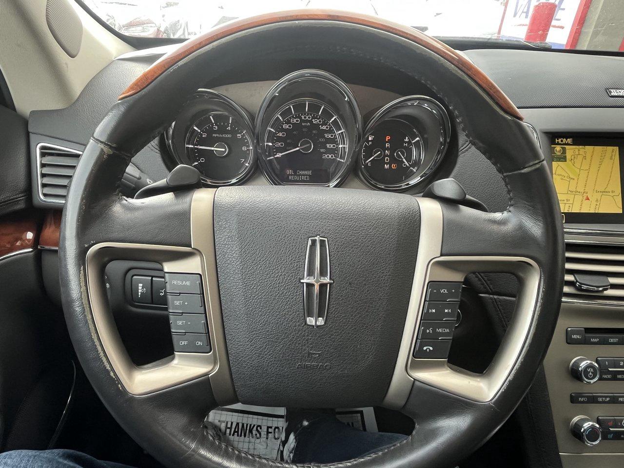 2010 Lincoln MKT MkT Photo