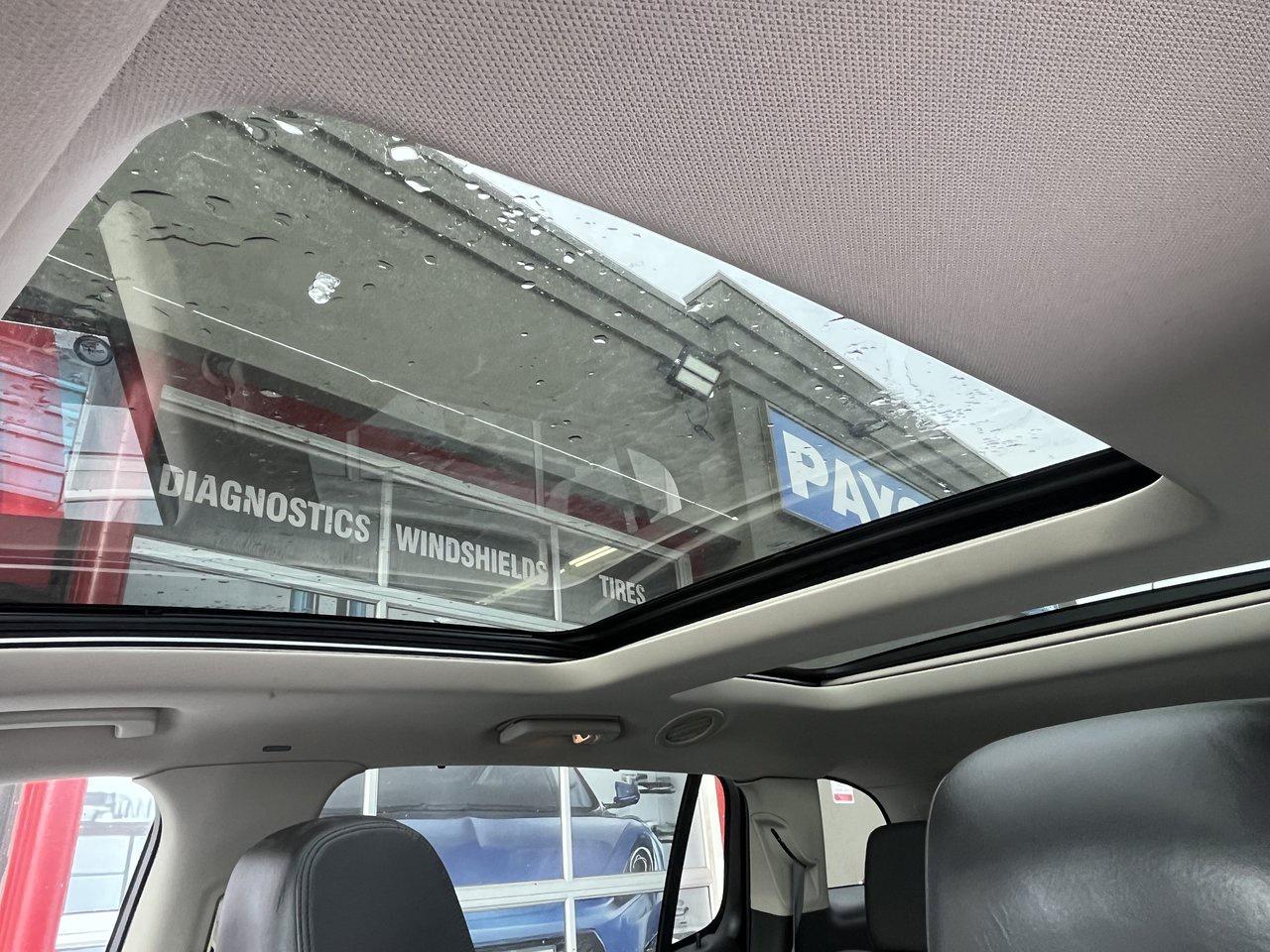 2010 Lincoln MKT MkT Photo