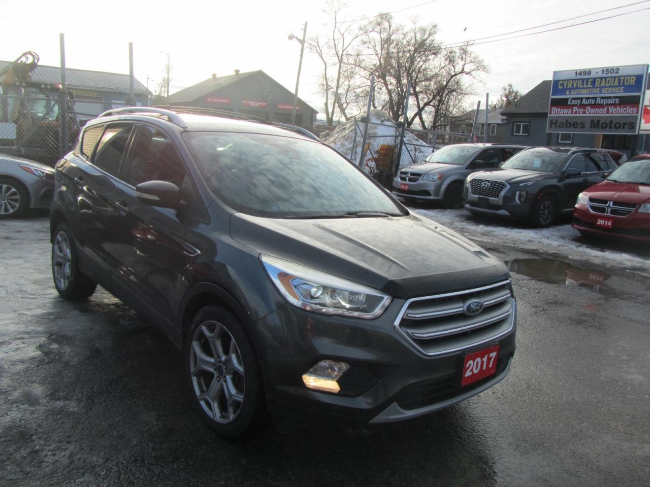 2017 Ford Escape Titanium 4WD Photo1