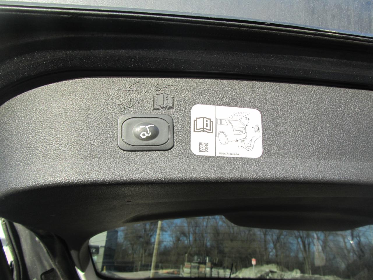 2017 Ford Escape Titanium 4WD Photo