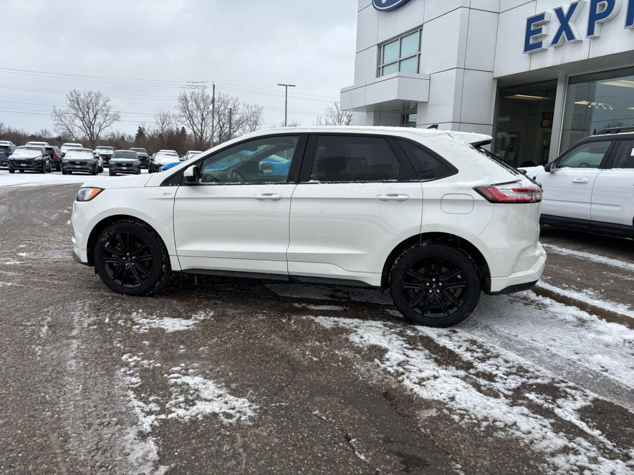 2024 Ford Edge PREVIOUS DEMO! AWD! HEATED SEATS AND WHEEL! Photo