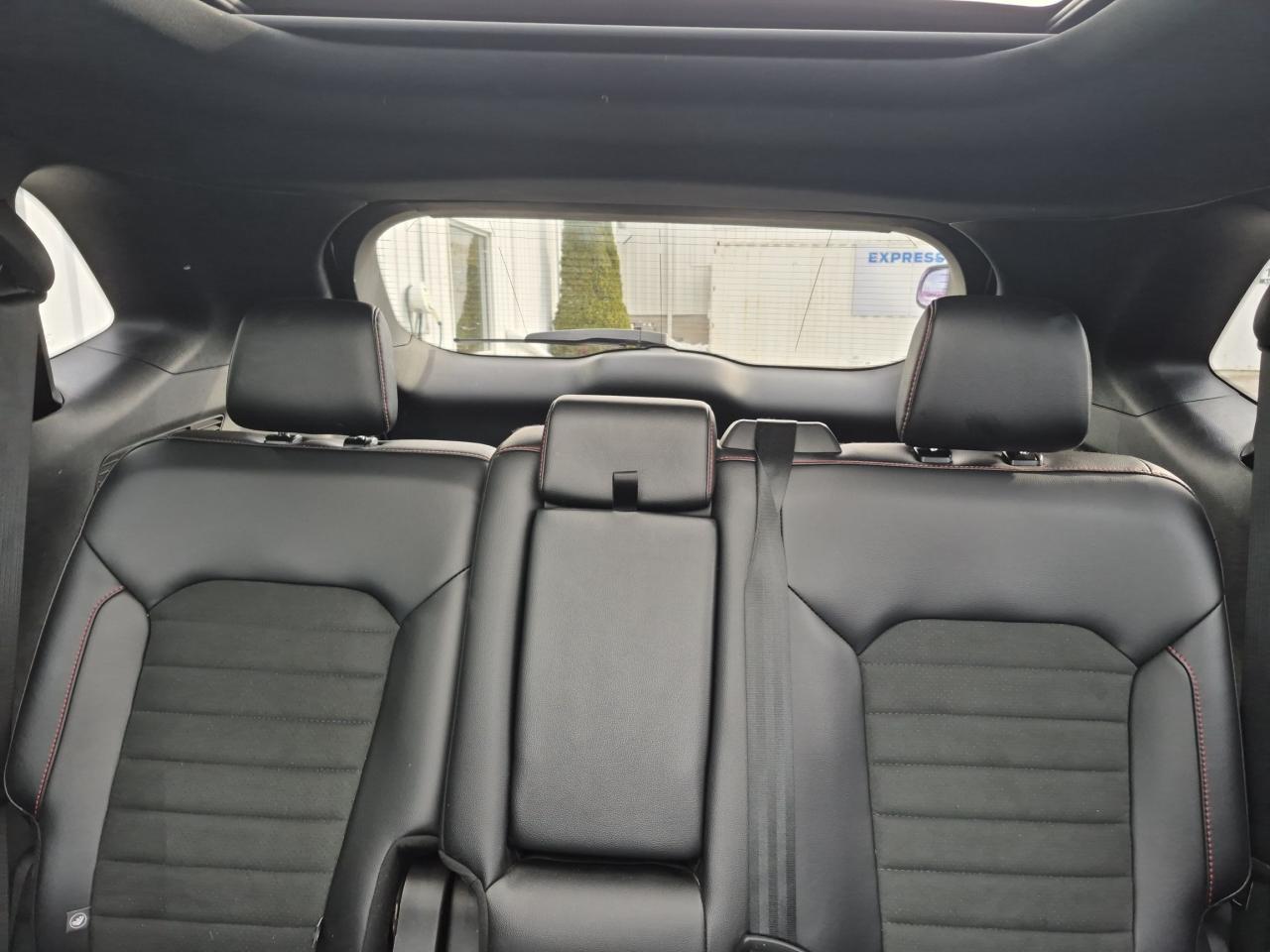 2024 Ford Edge PREVIOUS DEMO! AWD! HEATED SEATS AND WHEEL! Photo