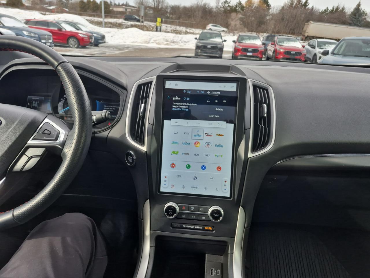 2024 Ford Edge PREVIOUS DEMO! AWD! HEATED SEATS AND WHEEL! Photo