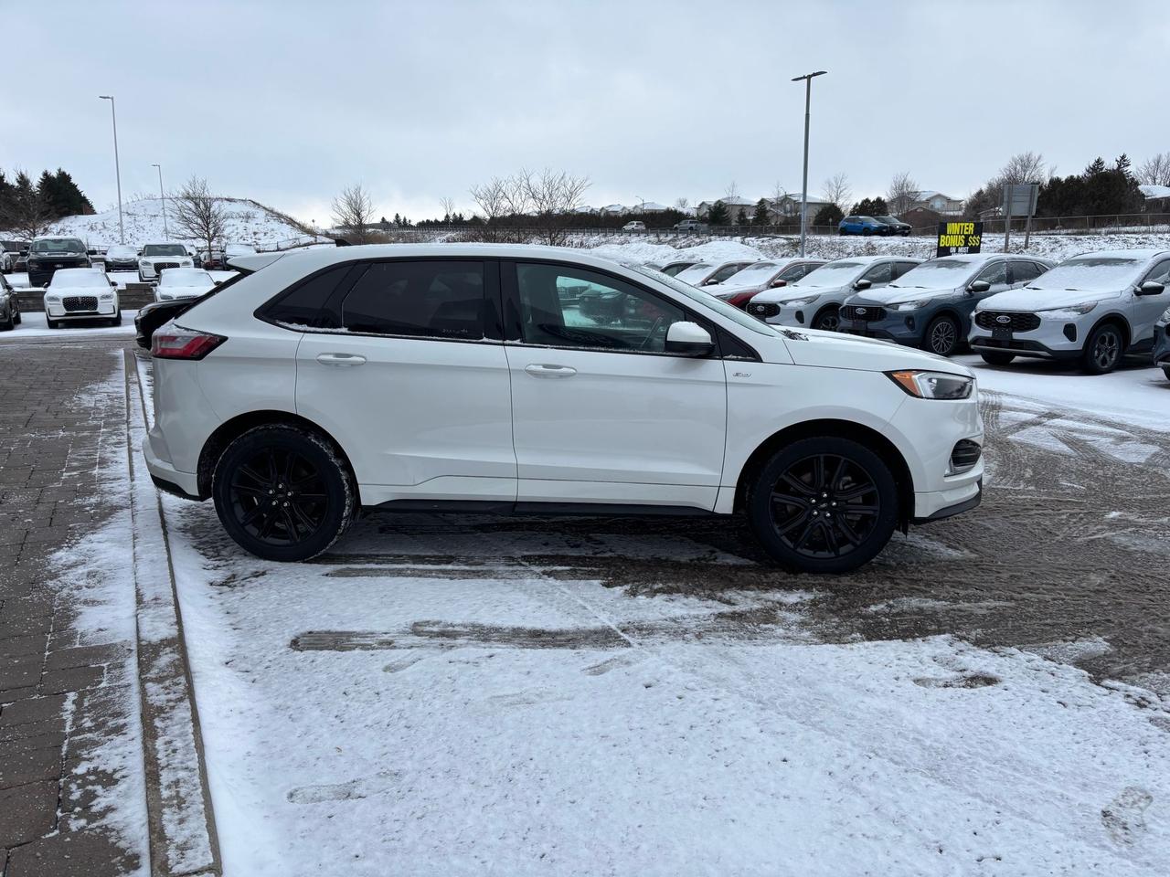 2024 Ford Edge PREVIOUS DEMO! AWD! HEATED SEATS AND WHEEL! Photo
