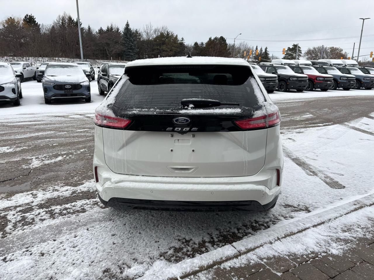 2024 Ford Edge PREVIOUS DEMO! AWD! HEATED SEATS AND WHEEL! Photo4