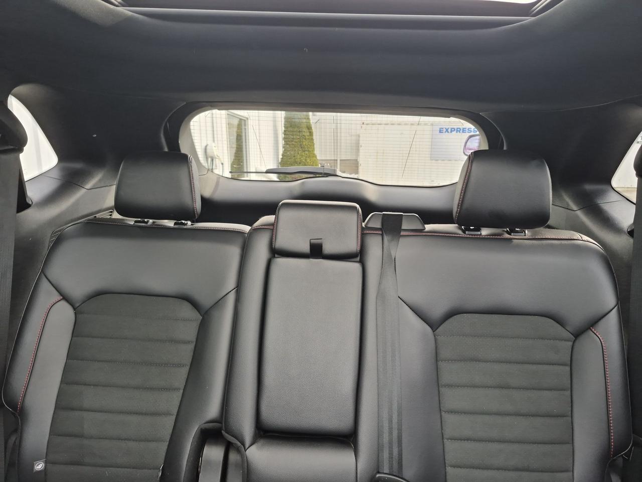 2024 Ford Edge PREVIOUS DEMO! AWD! HEATED SEATS AND WHEEL! Photo