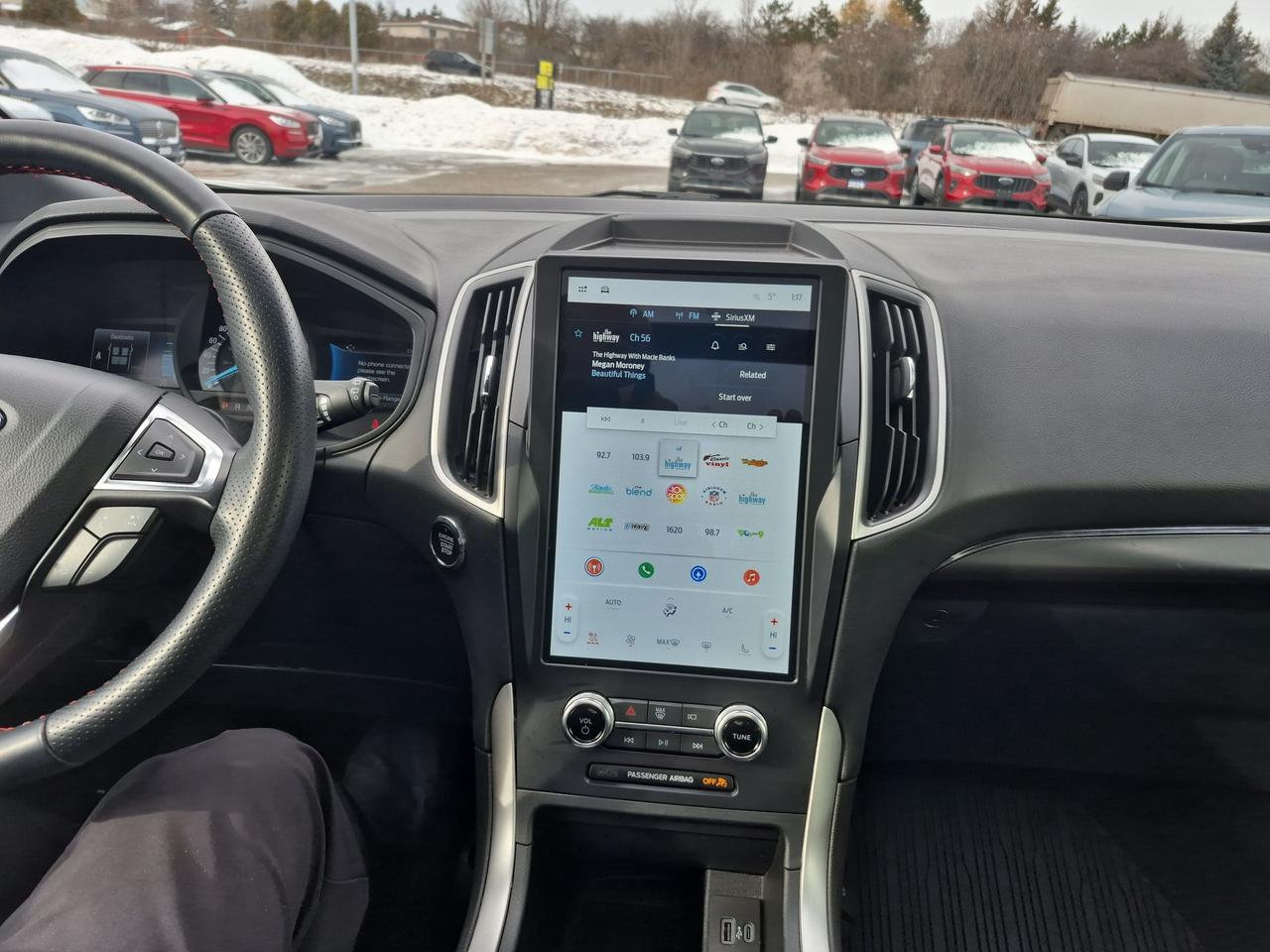 2024 Ford Edge PREVIOUS DEMO! AWD! HEATED SEATS AND WHEEL! Photo