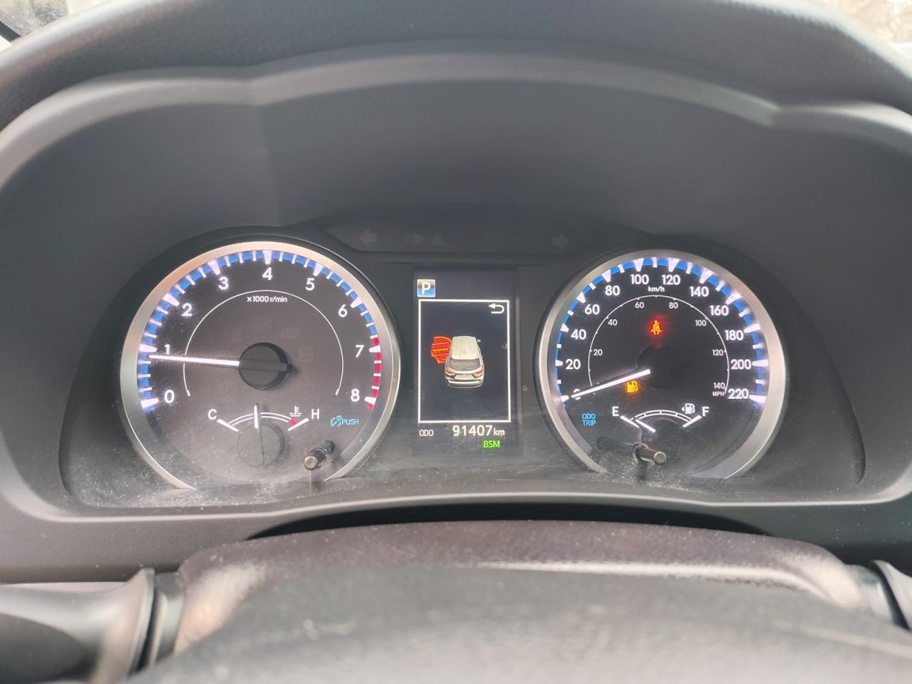 2019 Toyota Highlander LE Photo