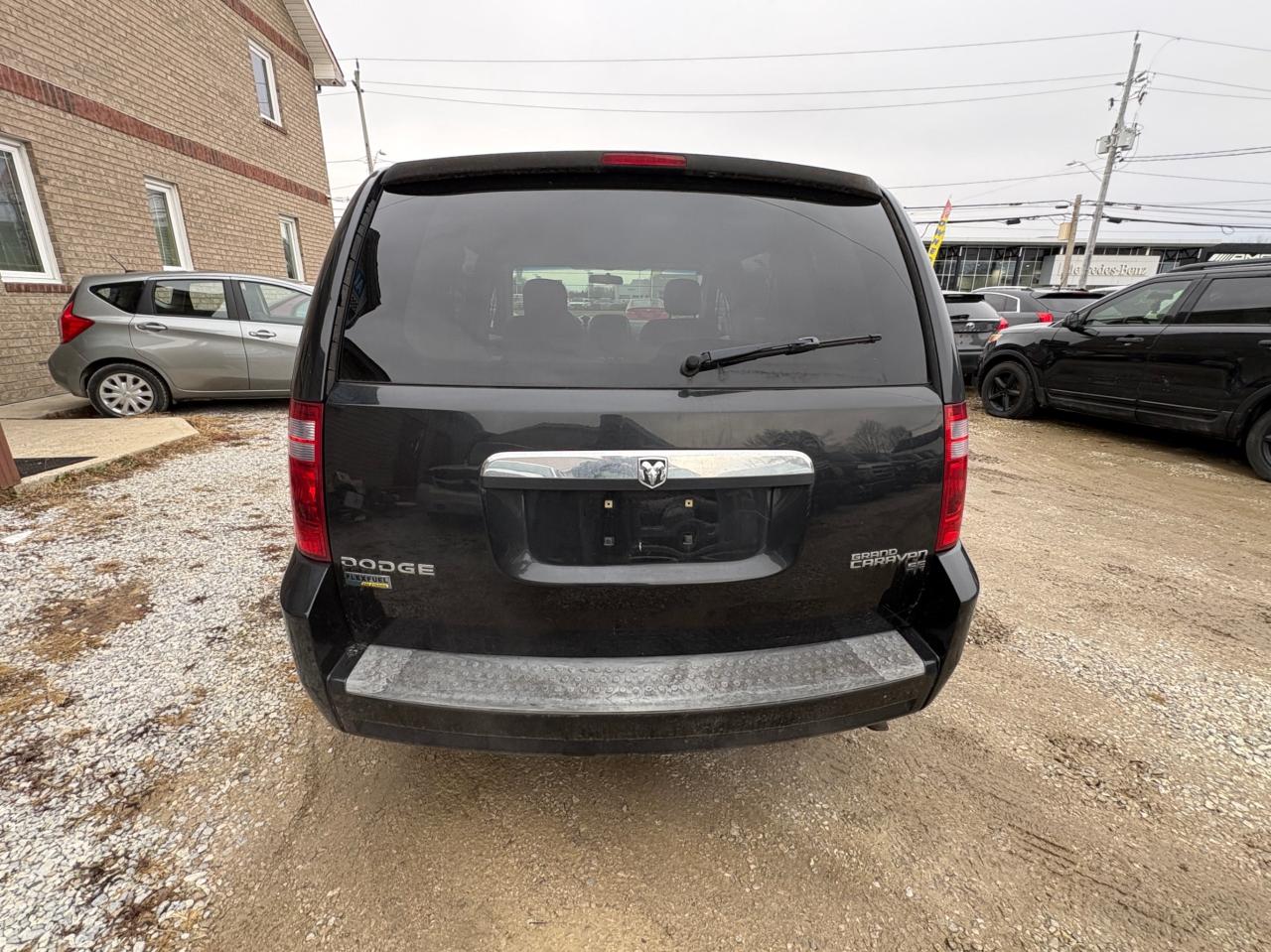 2009 Dodge Grand Caravan Stow ’n Go, 3.3L V6, Clean CARFAX, Certified | 1-Year Warranty | Low KM Photo4