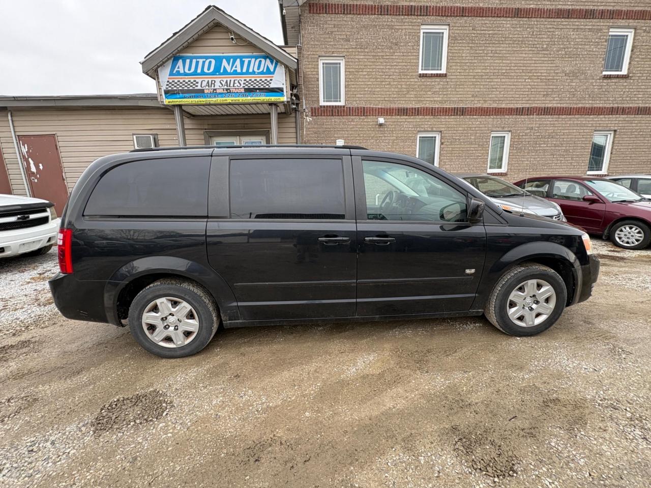 2009 Dodge Grand Caravan Stow ’n Go, 3.3L V6, Clean CARFAX, Certified | 1-Year Warranty | Low KM Photo