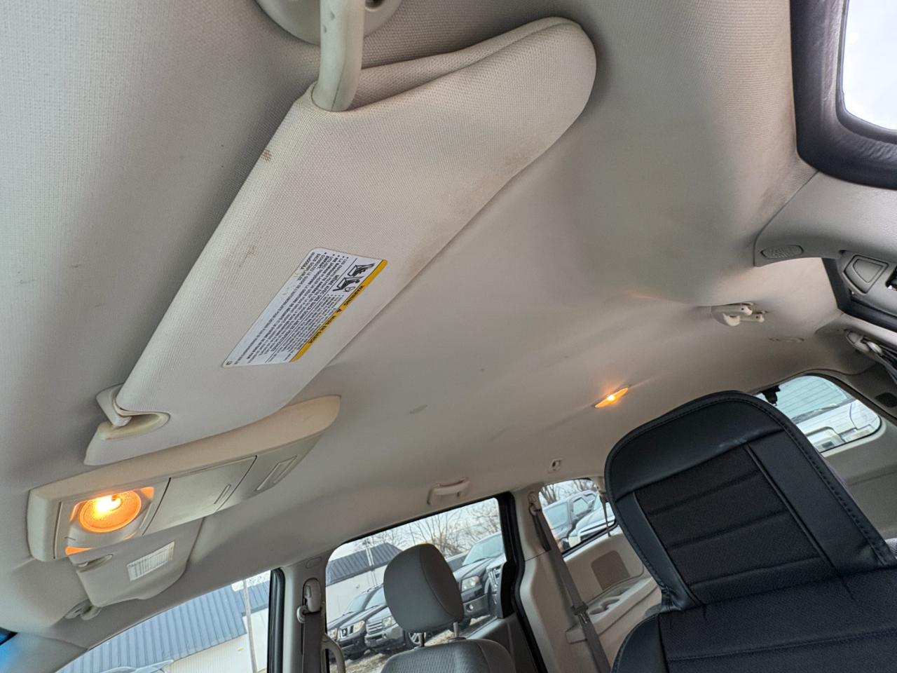 2009 Dodge Grand Caravan Stow ’n Go, 3.3L V6, Clean CARFAX, Certified | 1-Year Warranty | Low KM Photo