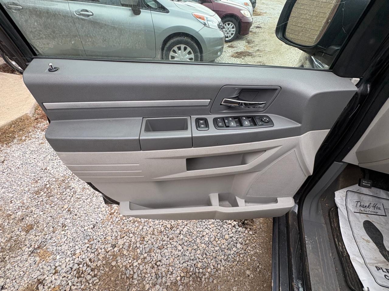 2009 Dodge Grand Caravan Stow ’n Go, 3.3L V6, Clean CARFAX, Certified | 1-Year Warranty | Low KM Photo