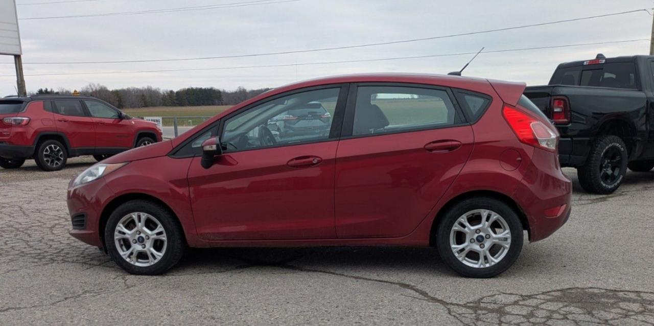 2015 Ford Fiesta 5dr HB SE Photo1